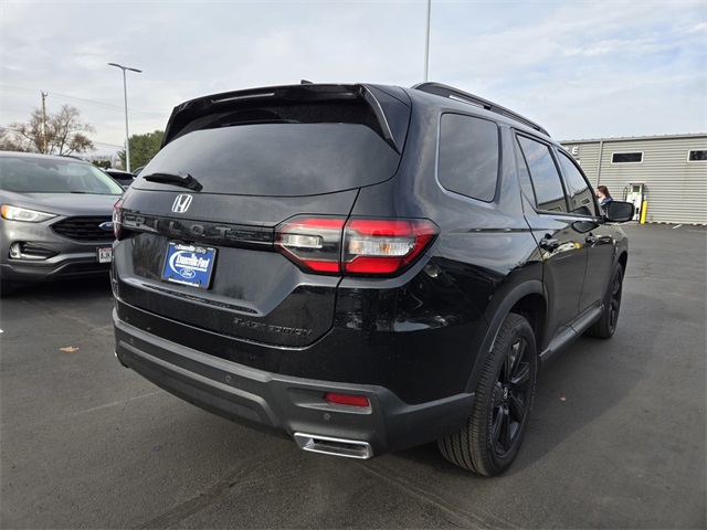 2025 Honda Pilot Black Edition photo 3