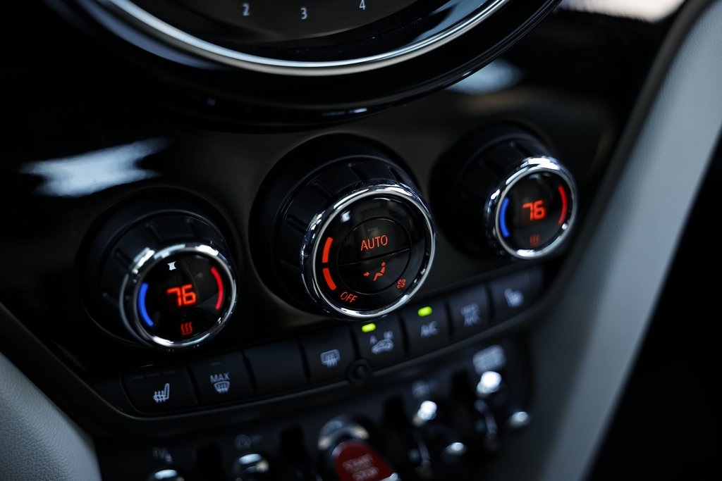 2024 Mini Cooper S Iconic photo 38