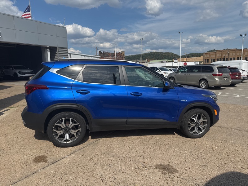 2021 Kia Seltos EX photo 3