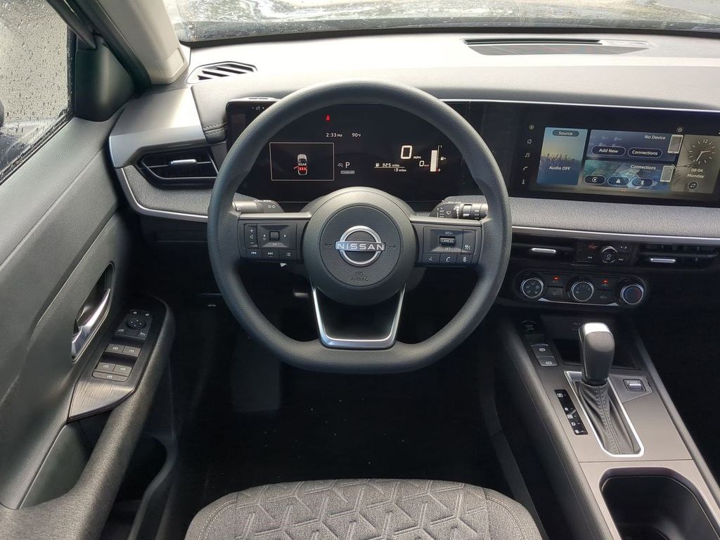 2025 Nissan Kicks SV photo 15