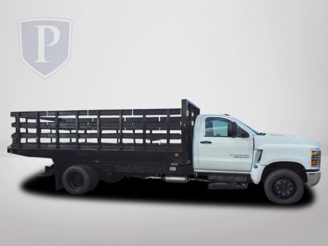 2023 Chevrolet Silverado 6500HD Work Truck photo 3