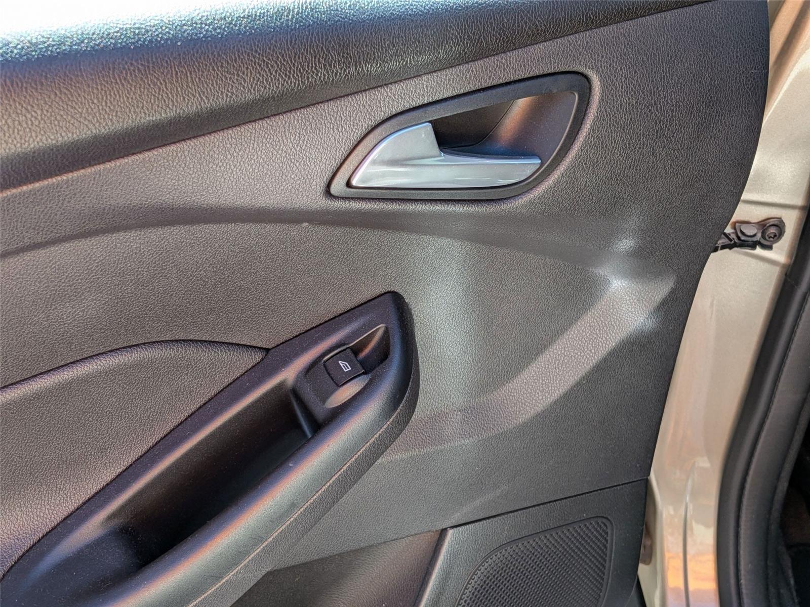 2018 Ford Focus SE photo 26