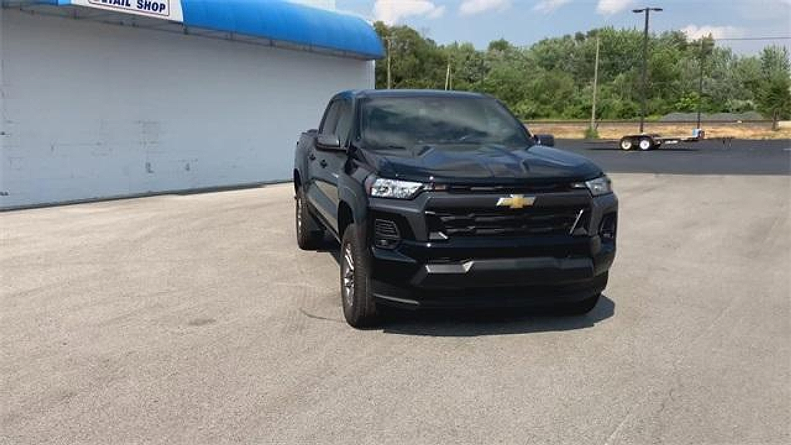 2023 Chevrolet Colorado LT photo 3