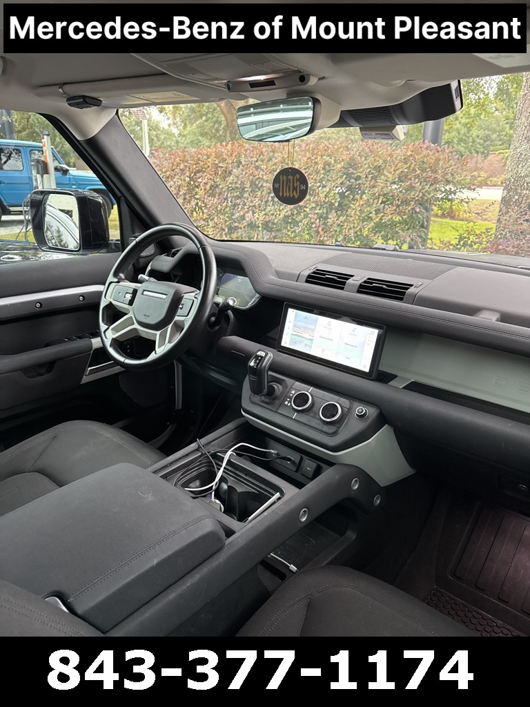 2022 Land Rover Defender 110 Standard photo 4