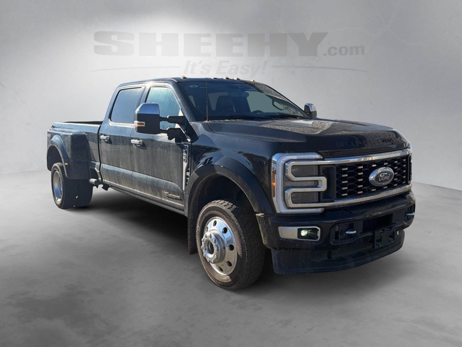 2024 Ford F-450 Super Duty Platinum's photo