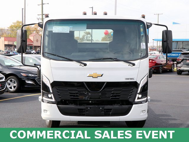 2025 Chevrolet Silverado 4500HD photo 4