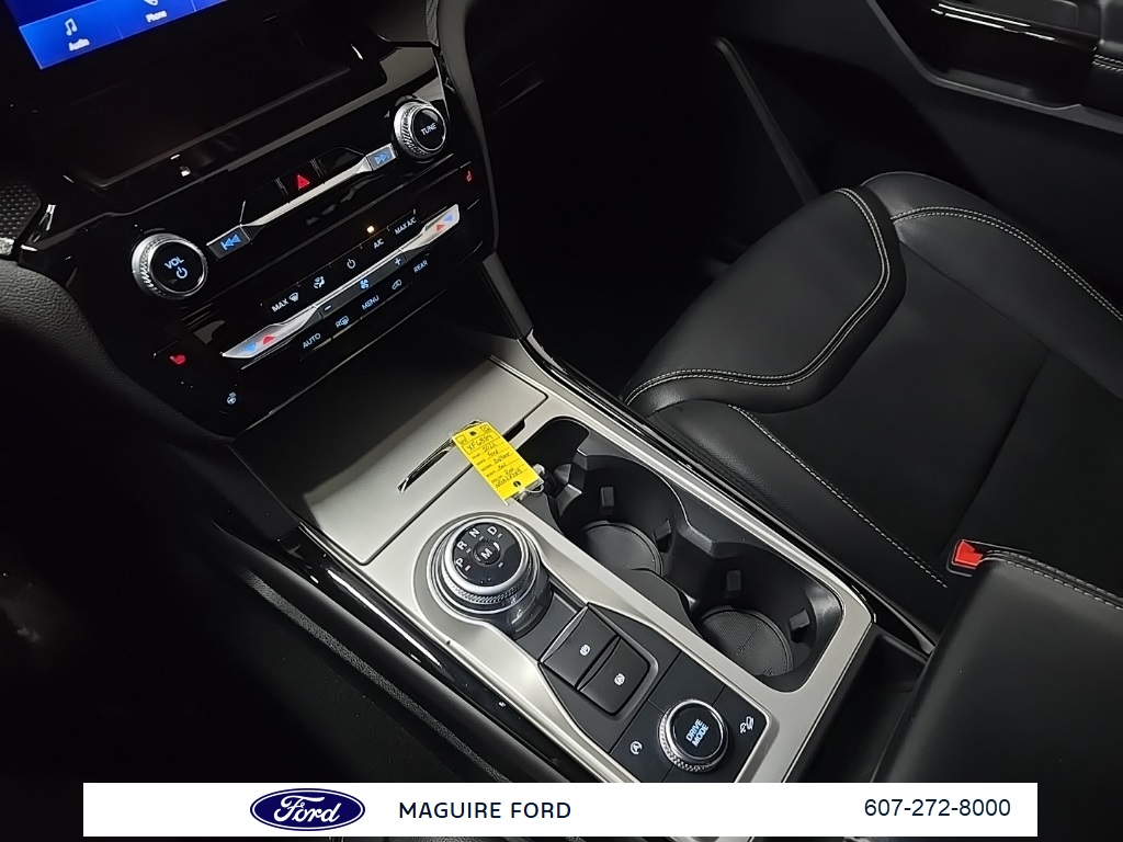 2022 Ford Explorer ST photo 26