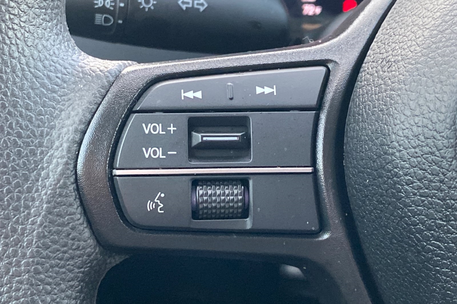 2025 Honda Accord LX photo 24