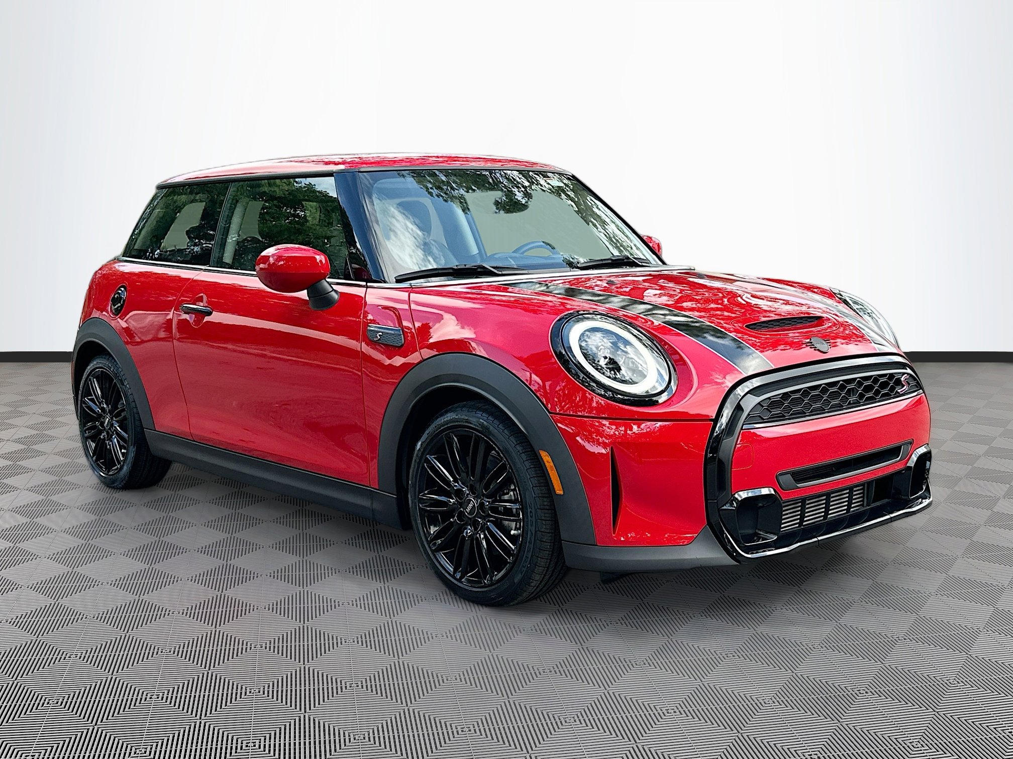 2024 MINI Hardtop 2 Door S's photo