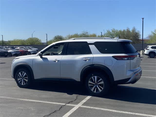 2025 Nissan Pathfinder SL photo 3
