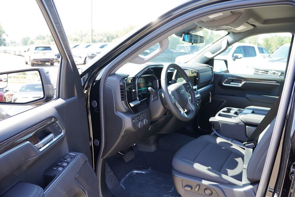 2026 Chevrolet Silverado 1500 RST photo 9