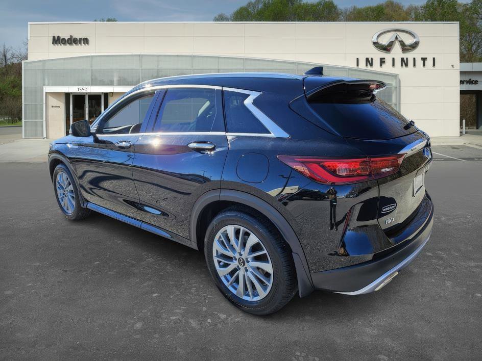 2025 Infiniti QX50 Luxe AWD photo 4