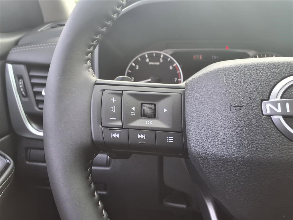 2026 Nissan Rogue SV photo 15