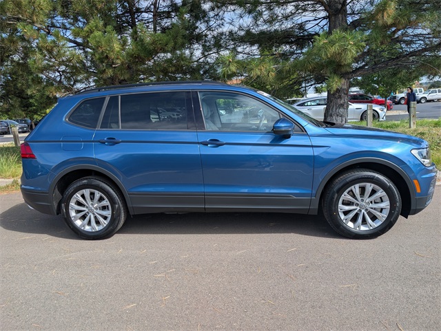 2020 Volkswagen Tiguan S photo 2