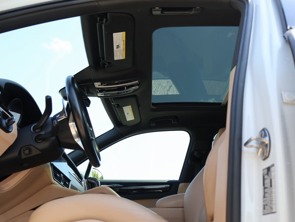 2022 Porsche Cayenne S photo 30
