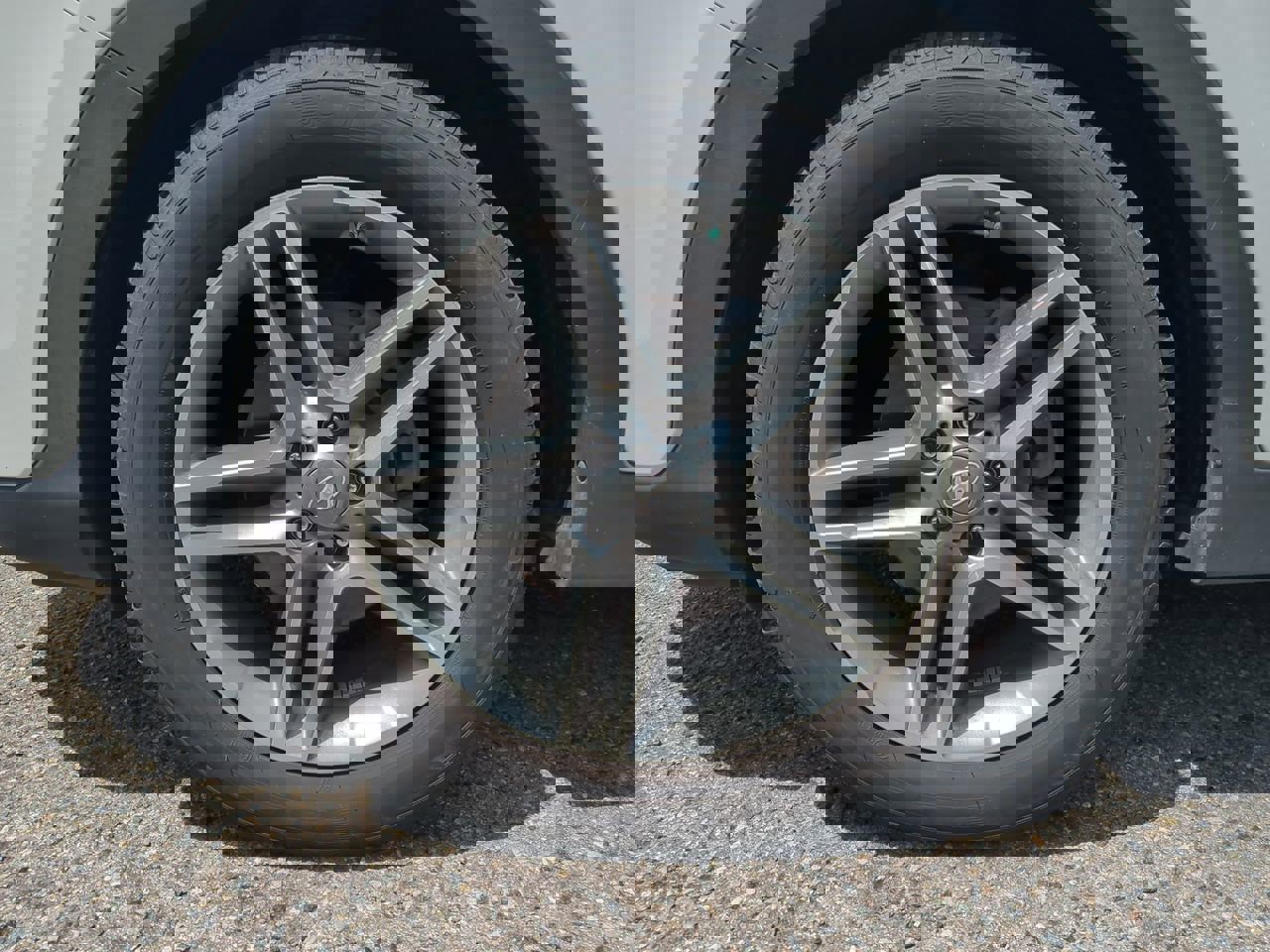 2017 Hyundai Santa Fe SE Ultimate photo 9