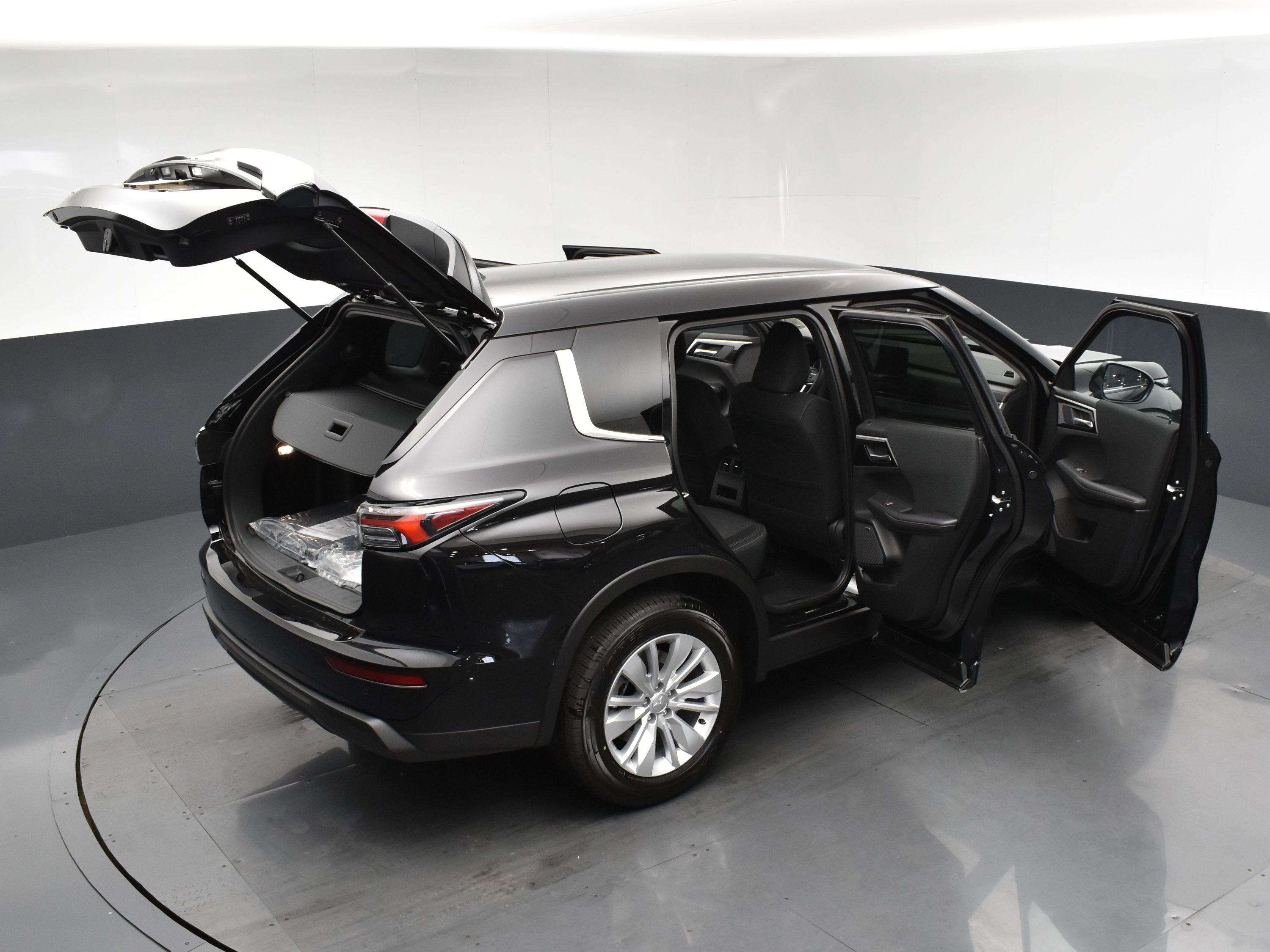 2025 Mitsubishi Outlander ES photo 27