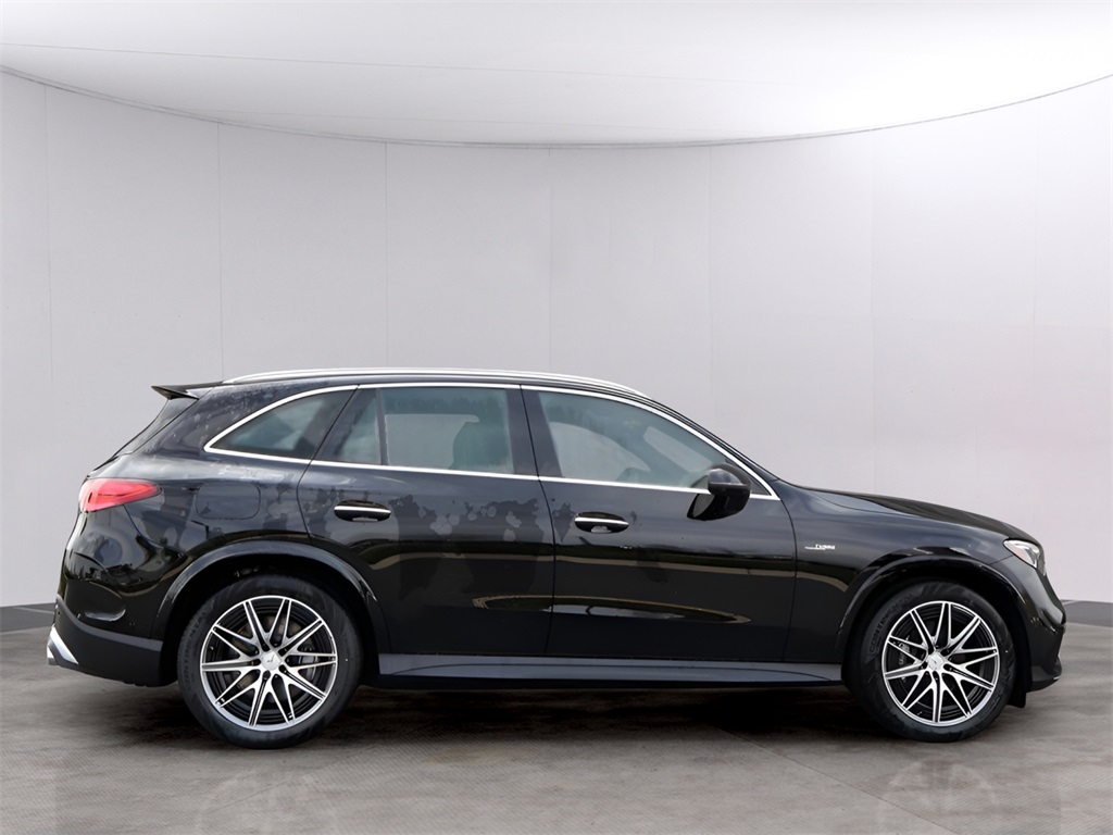 2025 Mercedes Benz GLC 43 photo 3