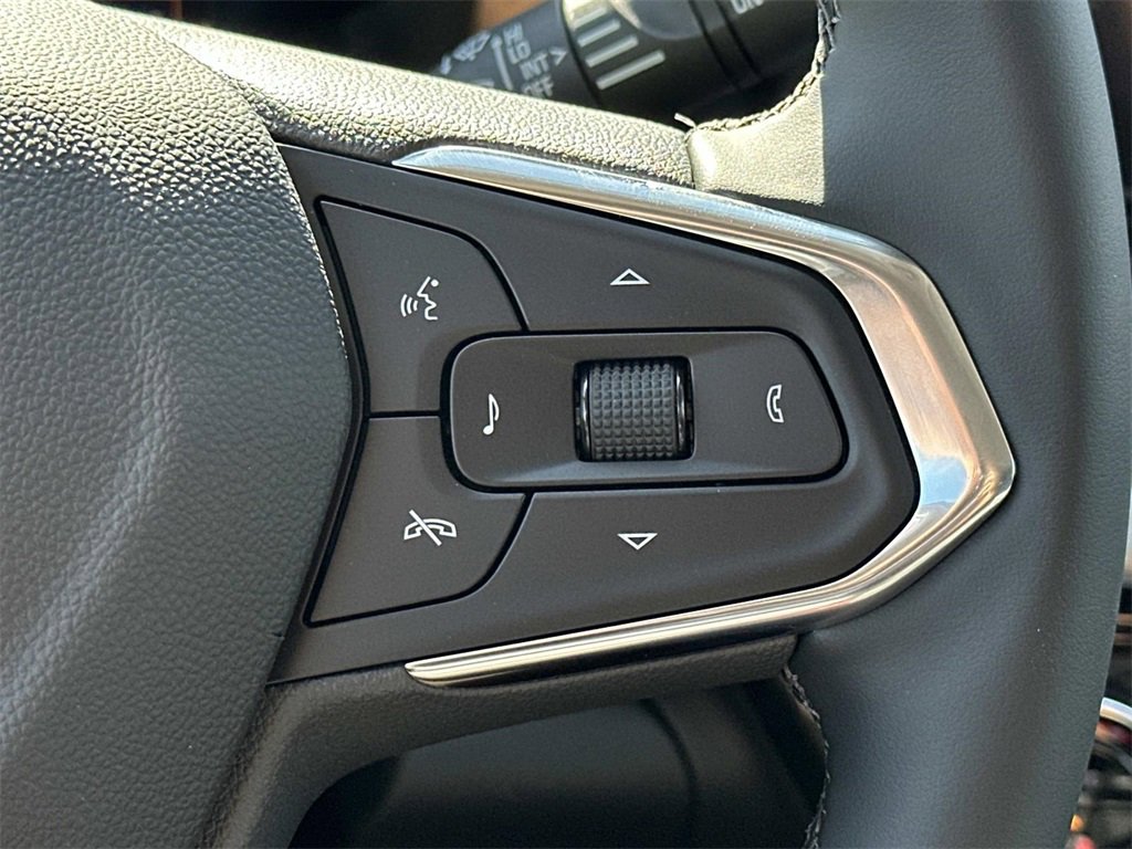 2025 Chevrolet Trax LT photo 16