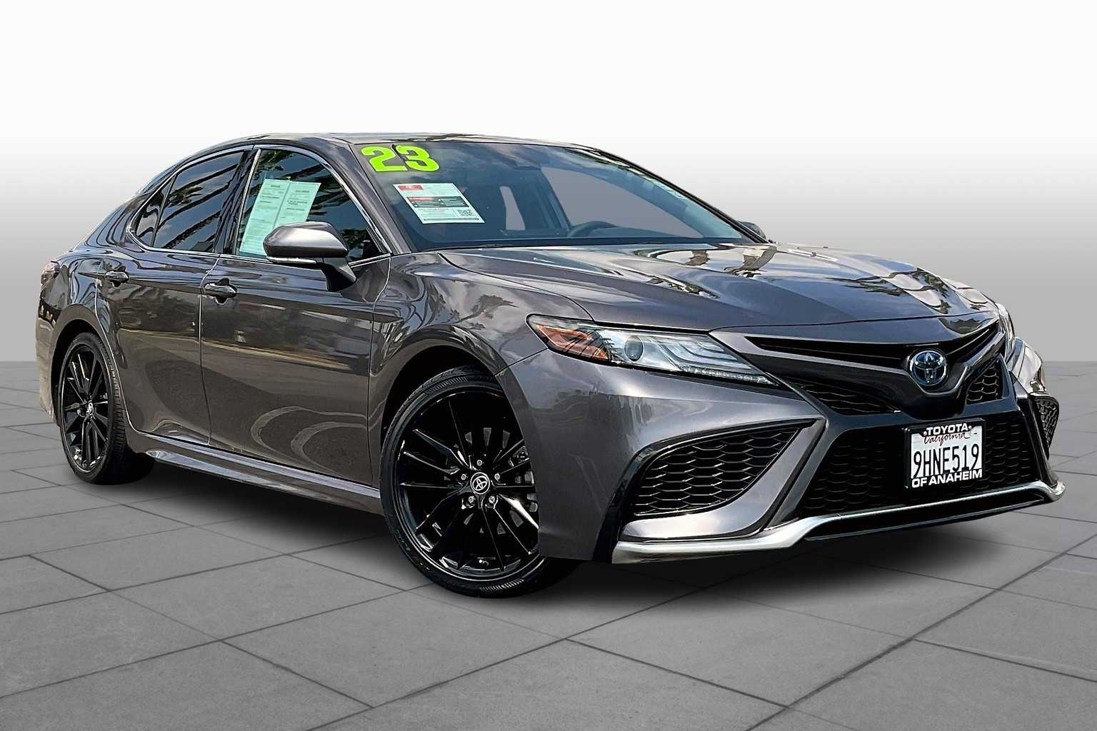 2023 Toyota Camry Hybrid XSE photo 2