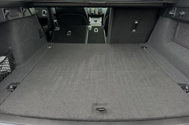 2025 Land Rover Range Rover Velar SE photo 15