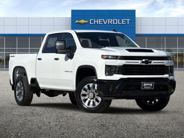 2025 Chevrolet Silverado 2500HD Custom photo 2