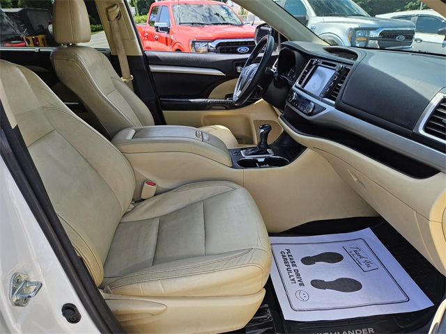 2015 Toyota Highlander XLE photo 14