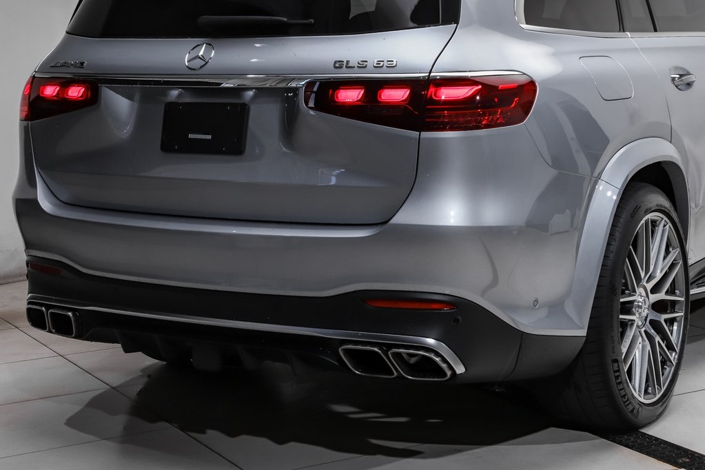 2025 Mercedes Benz GLS 63 AMG 4MATIC photo 3