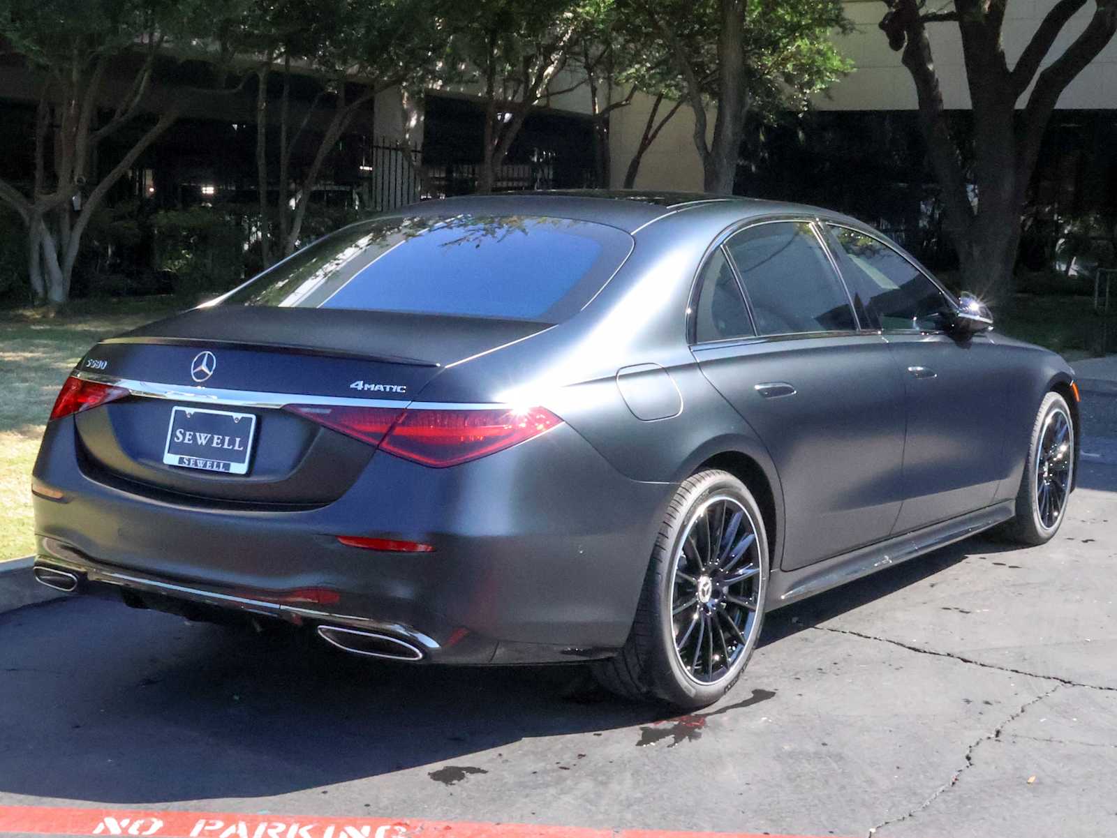 2025 Mercedes Benz S 580 4MATIC photo 4