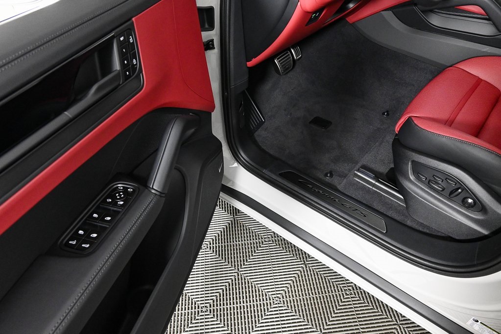 2026 Porsche Cayenne GTS Coupe photo 8