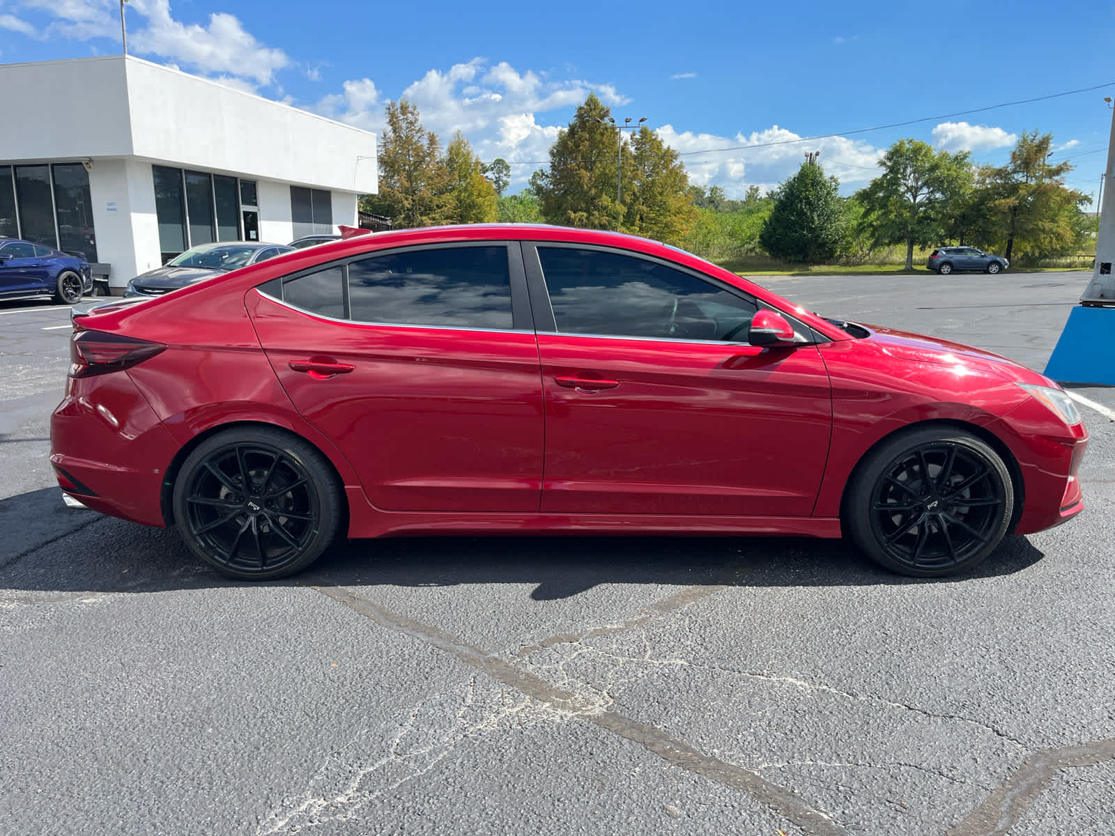 2019 Hyundai Elantra Sport photo 3