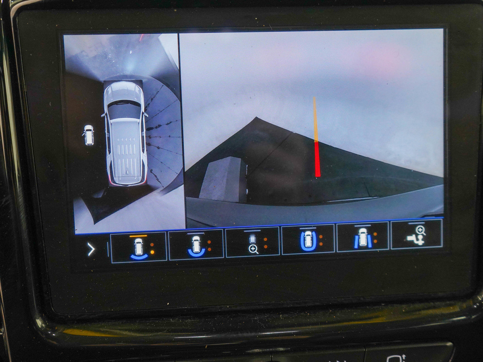 2021 Chevrolet Traverse RS photo 26