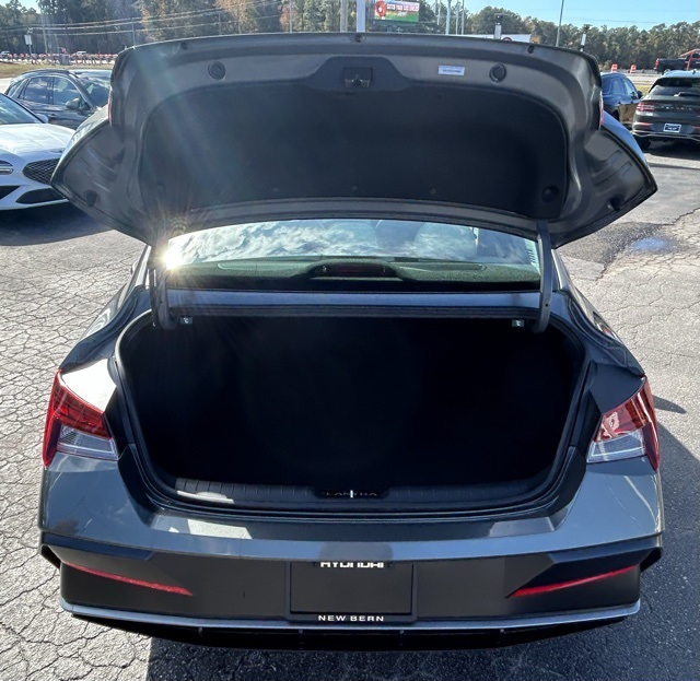 2026 Hyundai Elantra Limited photo 2