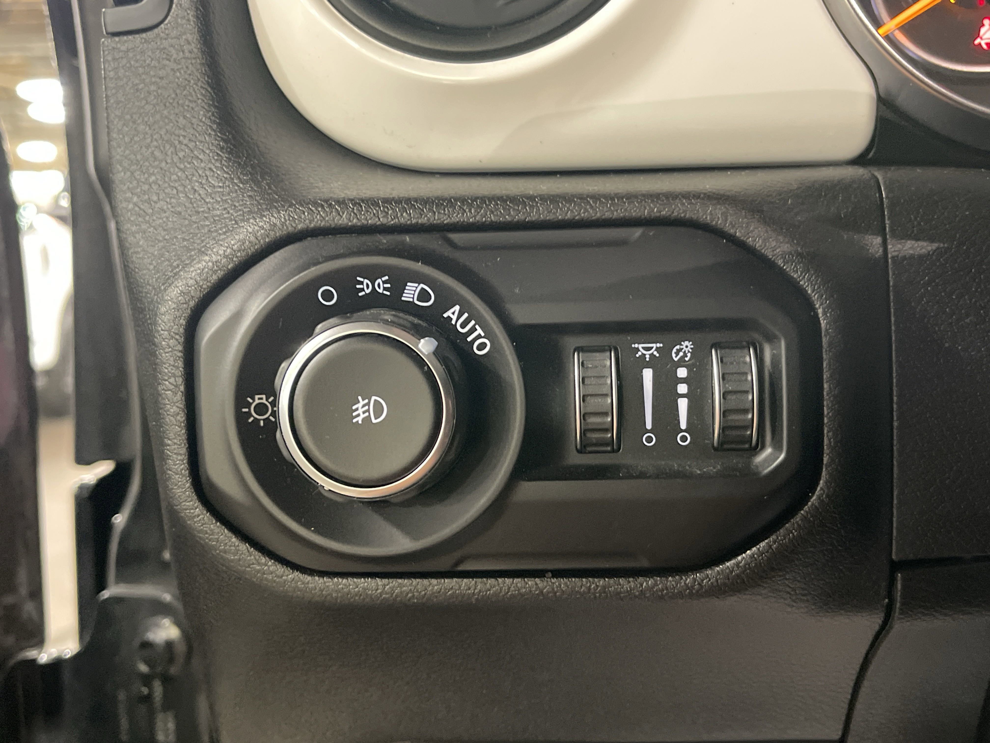 2021 Jeep Wrangler Unlimited Islander photo 8