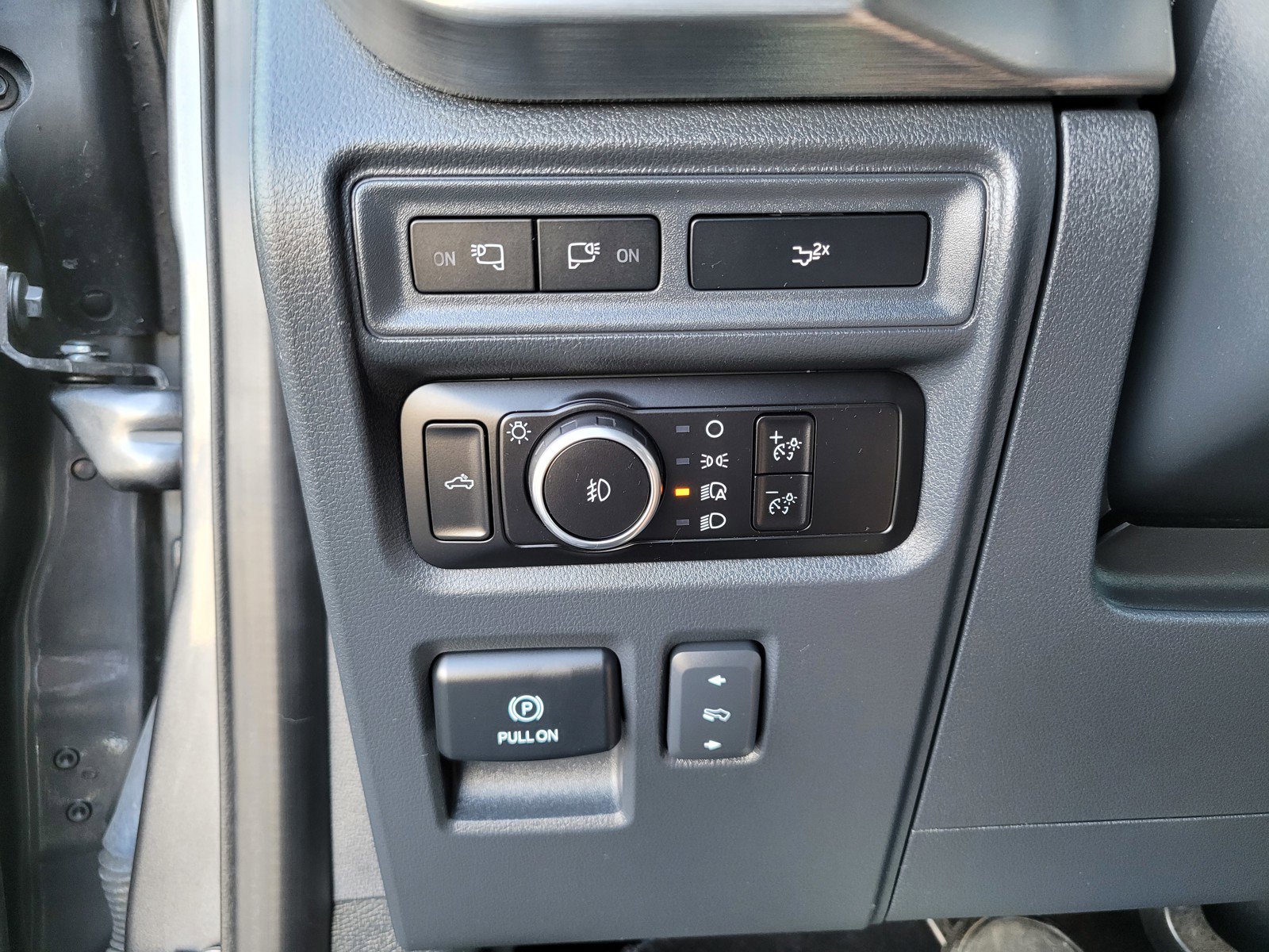 2023 Ford F-150 Lariat photo 26