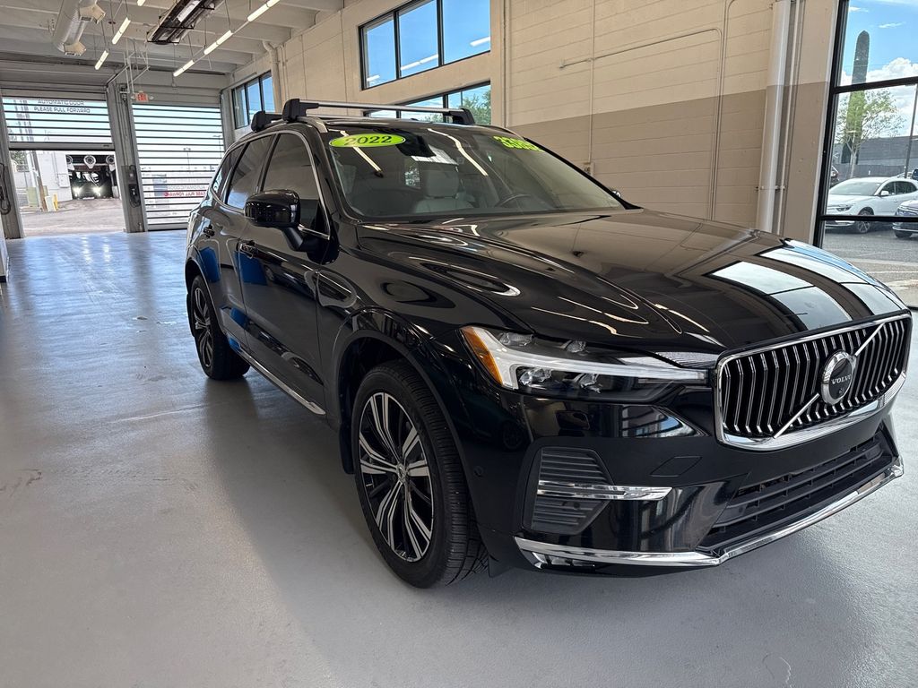 2022 Volvo XC60 B5 Inscription photo 3