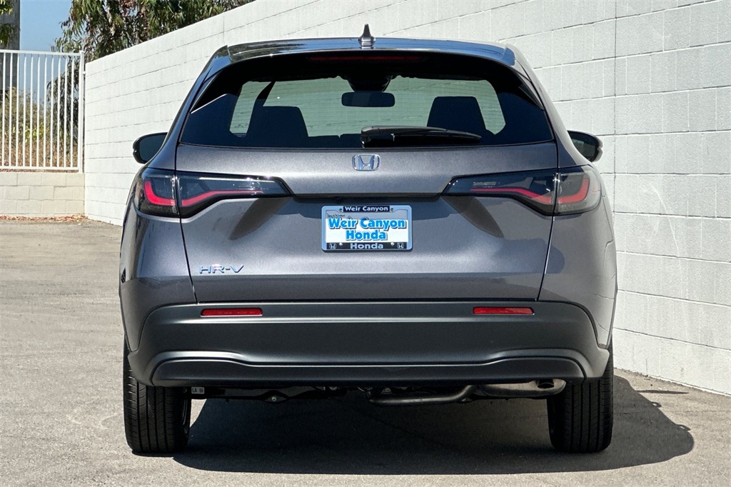 2026 Honda HR-V LX photo 5