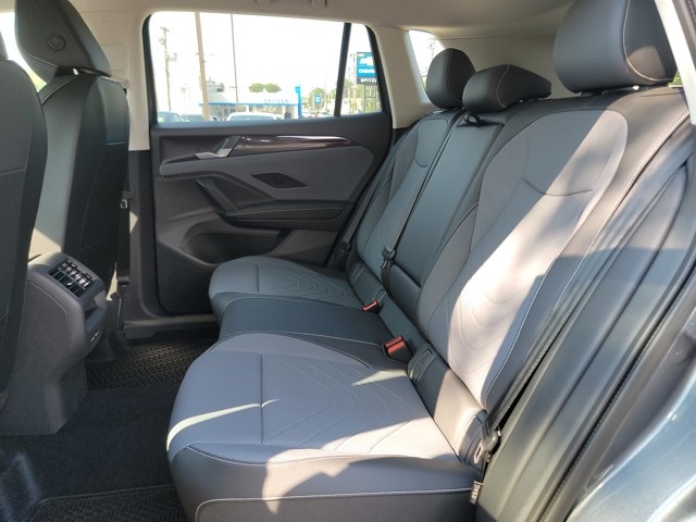 2025 Volkswagen Tiguan SE photo 10