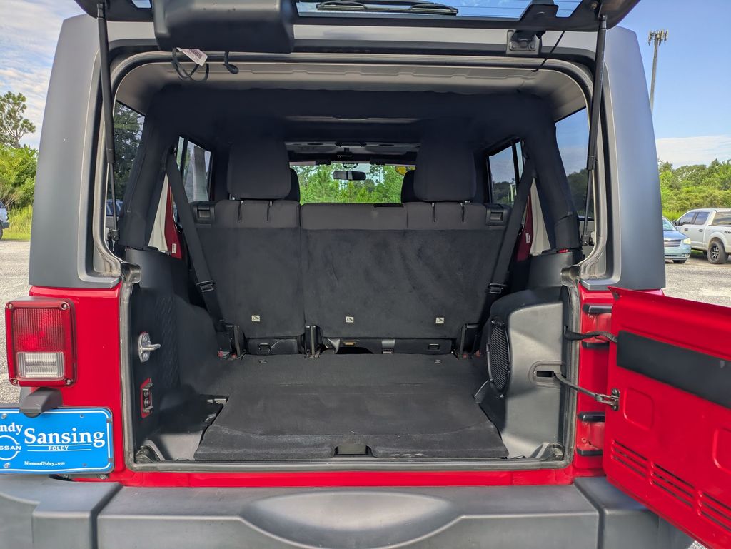 2014 Jeep Wrangler Unlimited Sport photo 21
