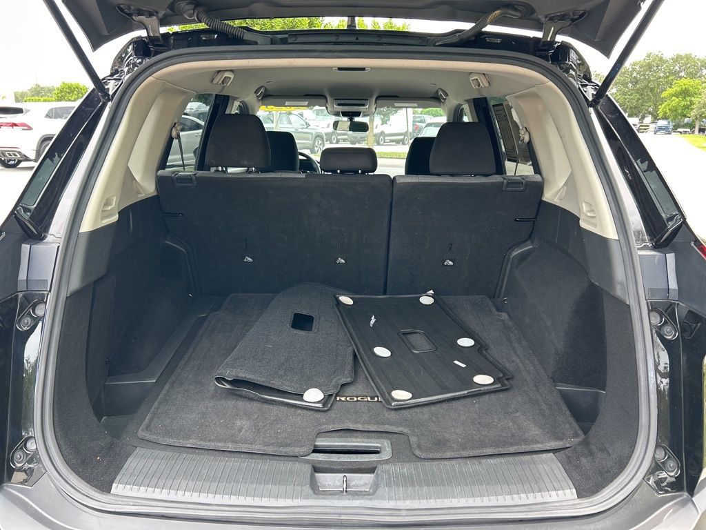 2023 Nissan Rogue SV photo 42