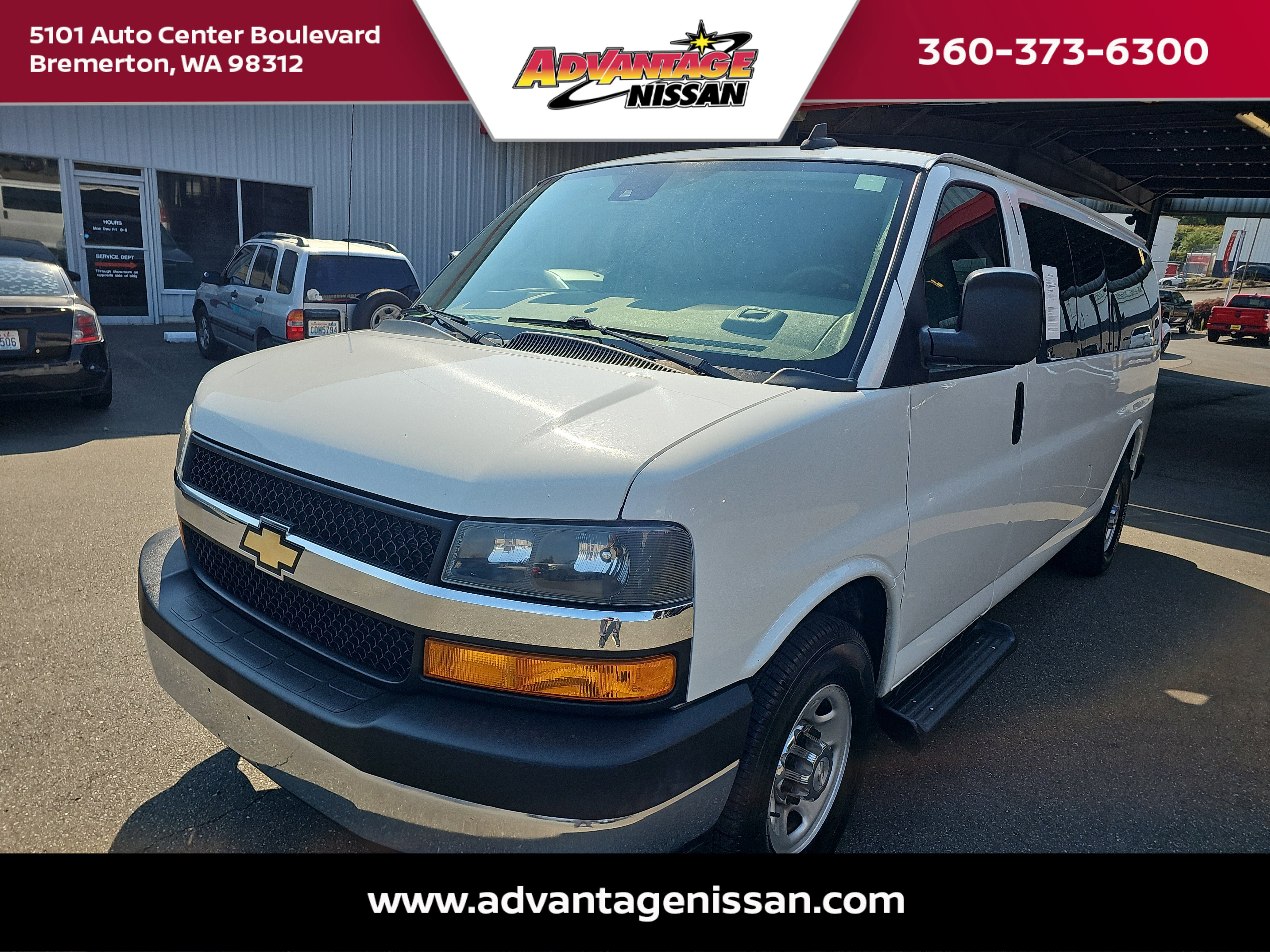 2020 Chevrolet Express Passenger LT's photo