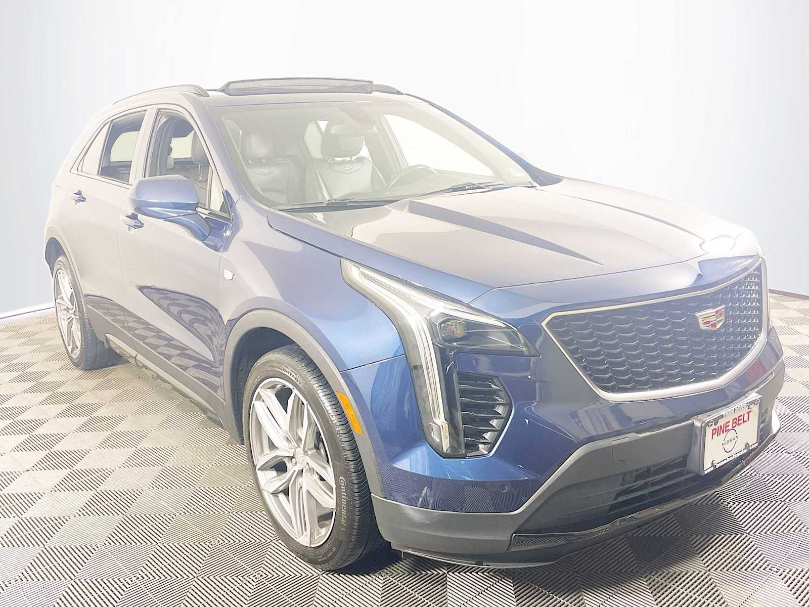 2019 Cadillac XT4 Sport photo 3