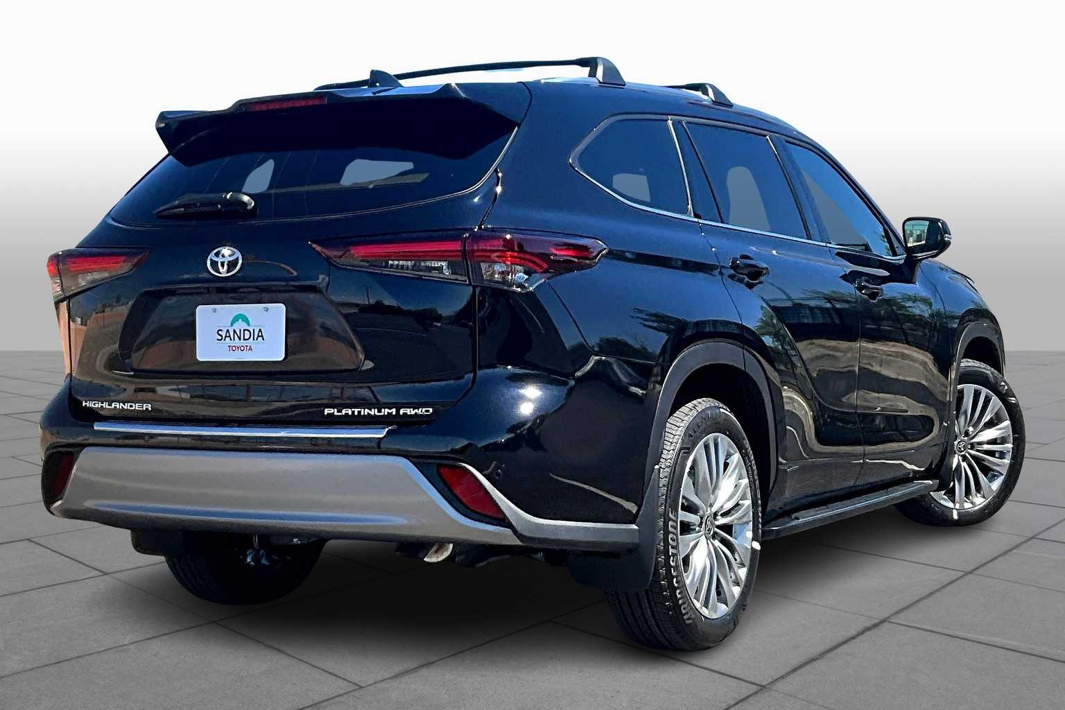 2025 Toyota Highlander Platinum photo 11