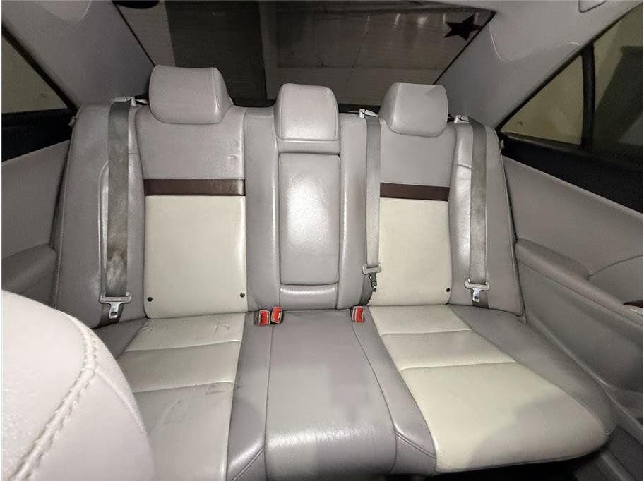 2012 Toyota Camry XLE photo 28