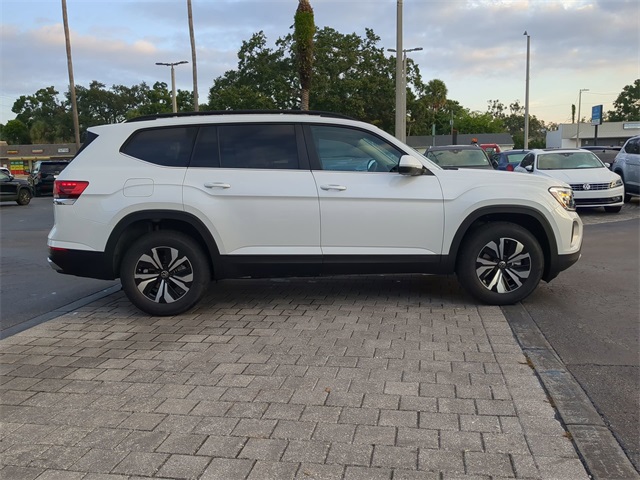 2026 Volkswagen Atlas SE photo 3