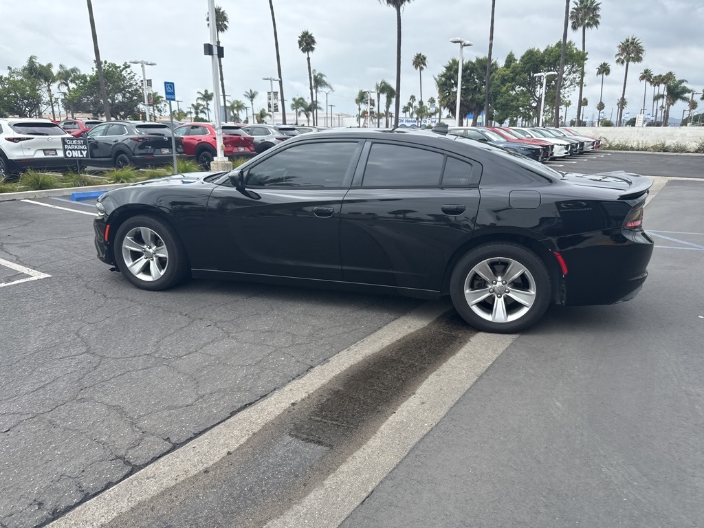 2017 Dodge Charger SXT photo 17