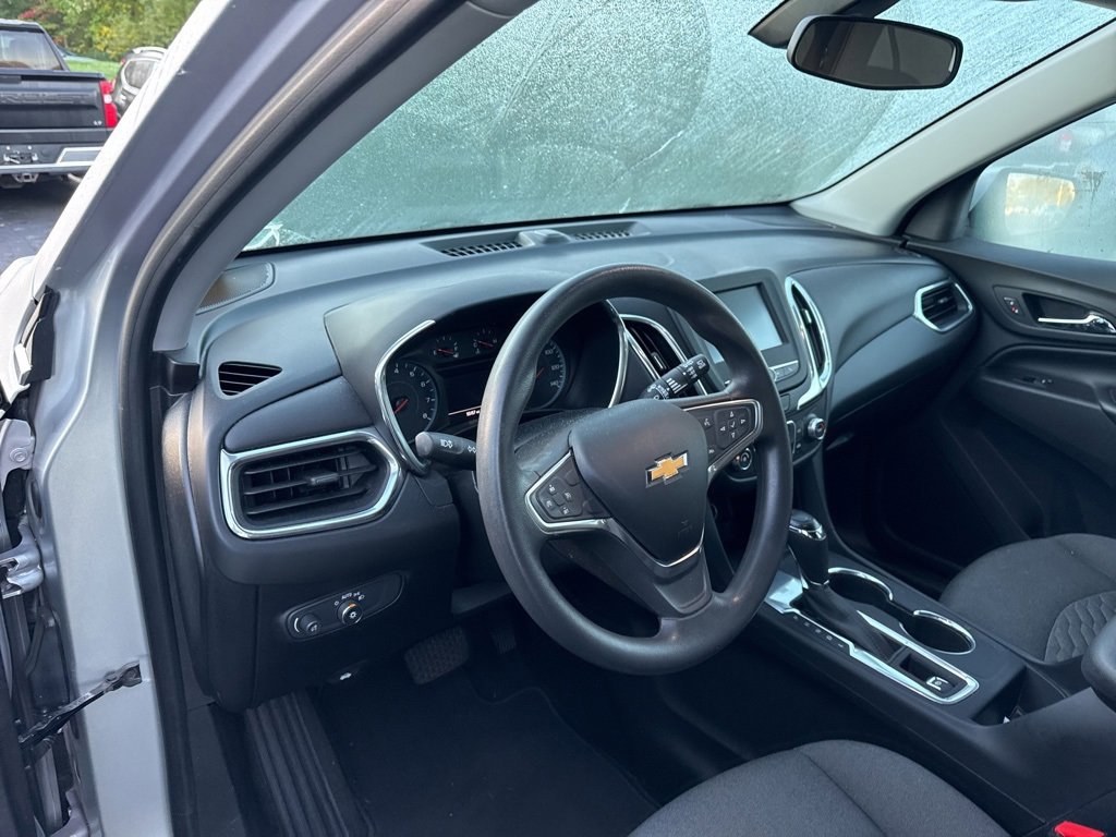 2018 Chevrolet Equinox LT photo 2