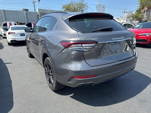 2022 Maserati Levante GT photo 2