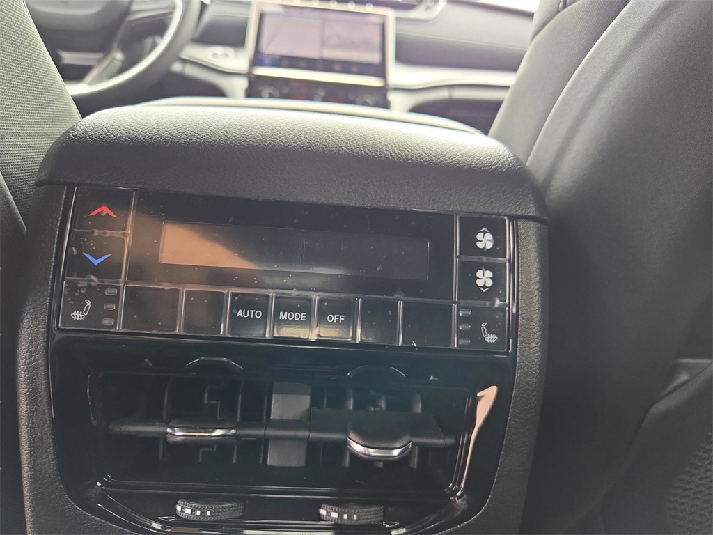 2025 Jeep Grand Cherokee Limited photo 32
