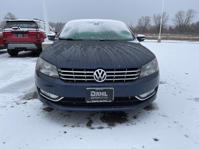 2014 Volkswagen Passat V6 SEL Premium photo 2